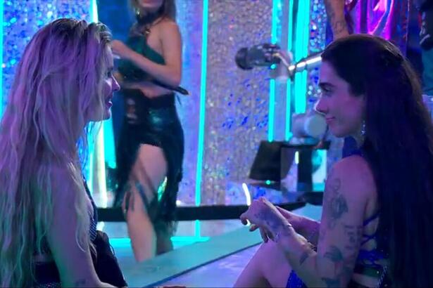 Yasmin Brunet e Giovanna em conversa durante a festa no BBB 24