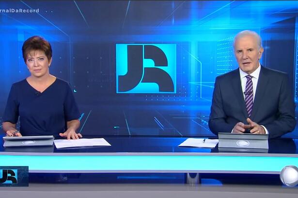 Christina Lemos e Celso Freitas na bancada do Jornal da Record