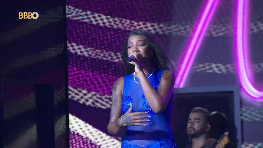 Ludmilla canta no palco da segunda festa do BBB 24