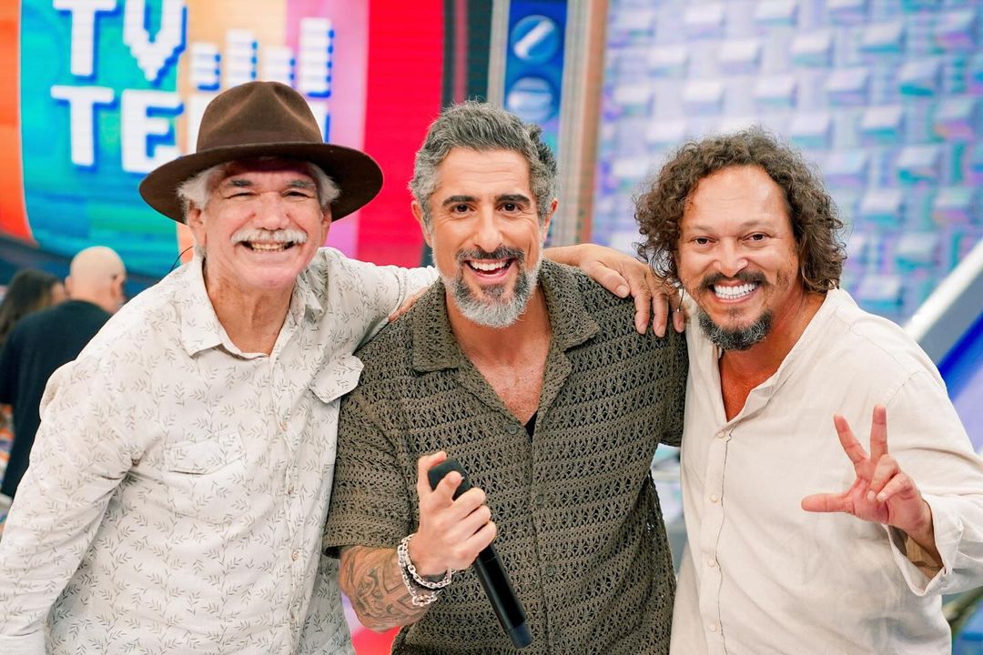 Jackson Antunes, Marcos Mion e Fabio Lago no palco do Caldeirão 