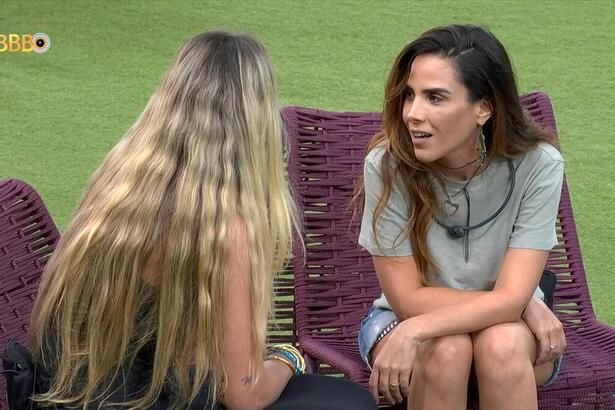 Wanessa Camargo olha para Yasmin