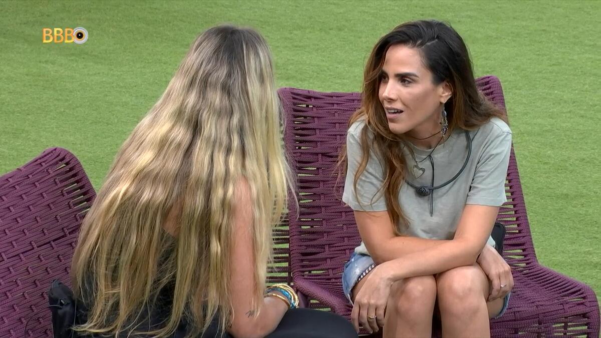 Wanessa Camargo olha para Yasmin