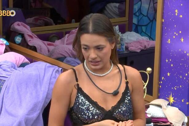 Beatriz em conversa no Quarto Magia do BBB 24