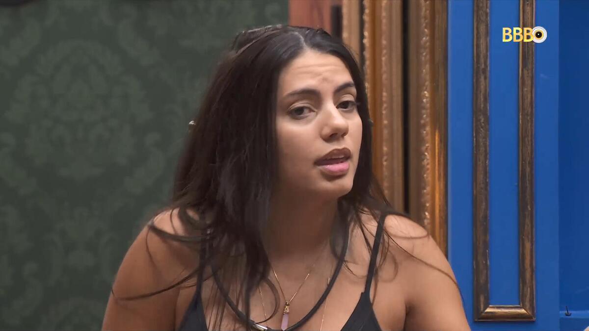 Fernanda cantando na sala do BBB 24