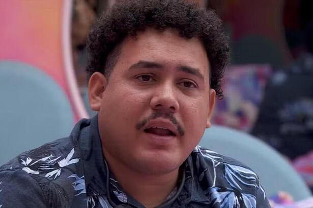 Lucas Henrique em conversa no Quarto Fada do BBB 24