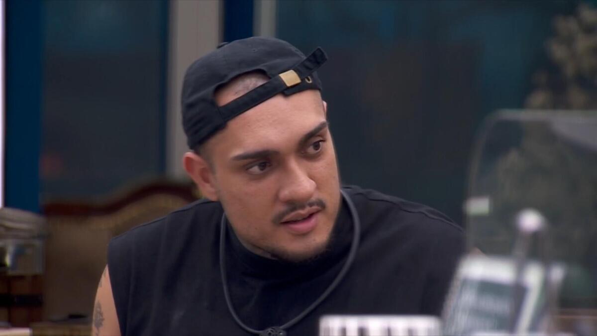 MC Bin Laden em conversa na cozinha do BBB 24