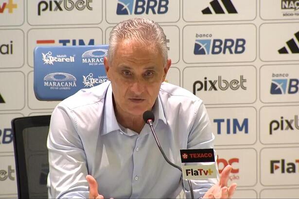 Tite durante uma entrevista coletiva no Flamengo