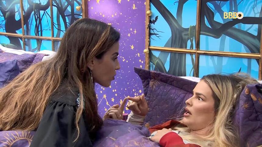 Wanessa e Yasmin em conversa no Quarto Magia no BBB 24