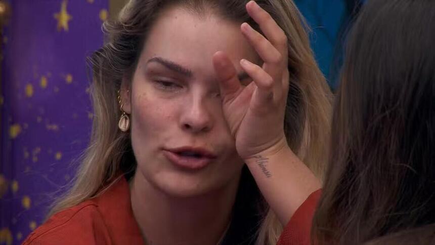 Yasmin Brunet chorando no quarto magia do bbb 24