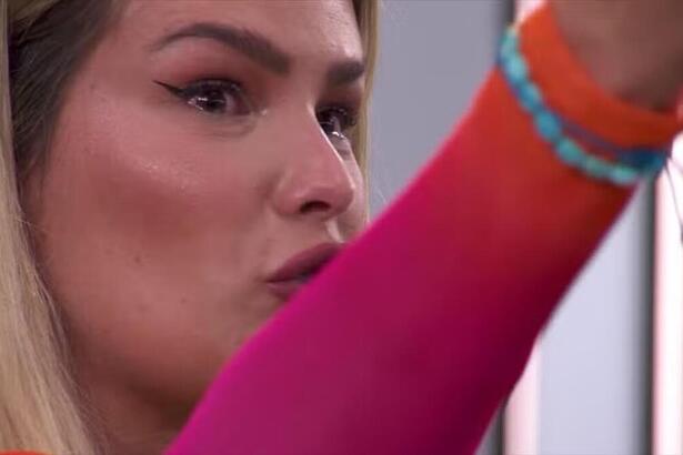 Yasmin chorando em conversa no BBB 24