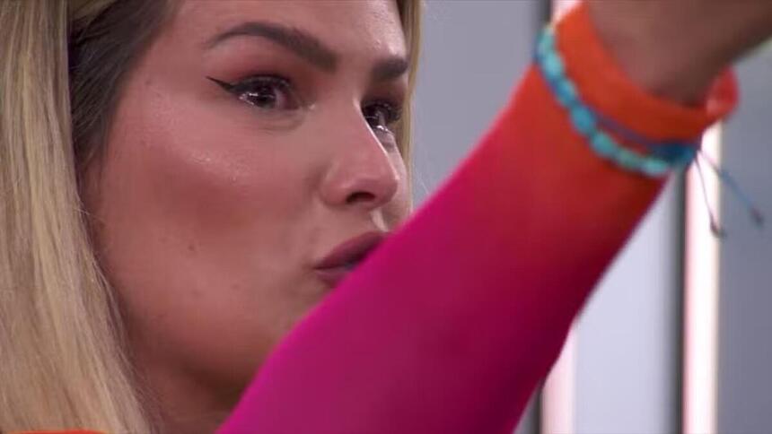 Yasmin chorando em conversa no BBB 24