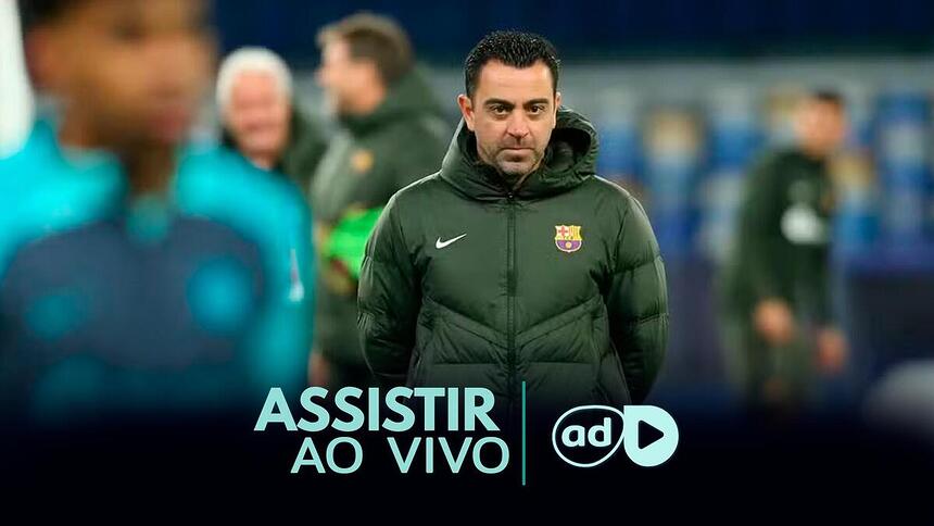 Técnico Xavi na arte onde assistir ao jogo Napoli x Barcelona, pela Liga dos Campeões