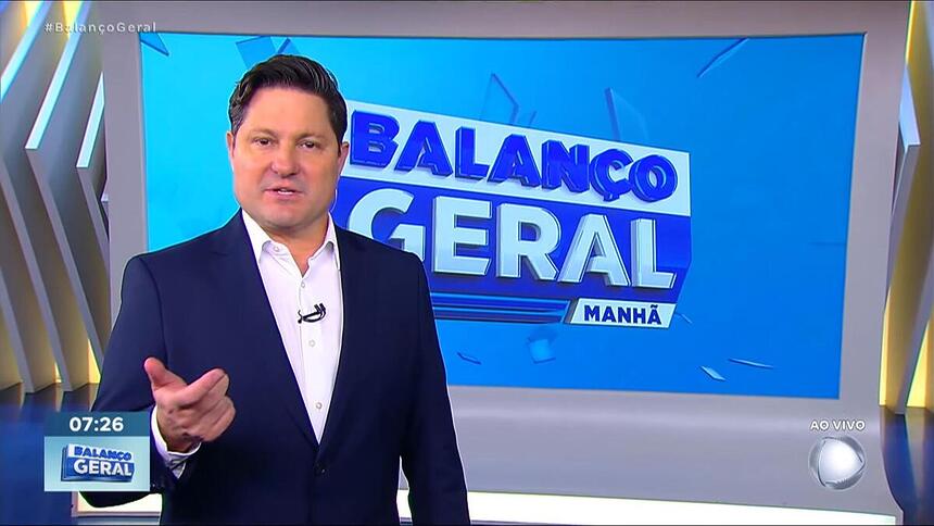 Eleandro Passaia apresentando o Balanço Geral Manhã SP