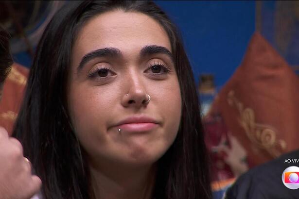 Giovanna triste na sala do BBB 24