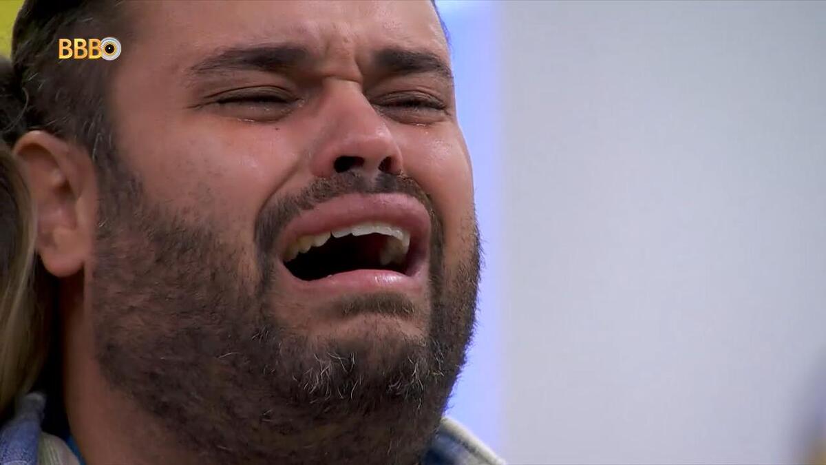 Michel chora desesperadamente no Almoço do Anjo do BBB 24