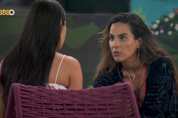 Wanessa Camargo conversando com Isabelle no gramado do BBB 24