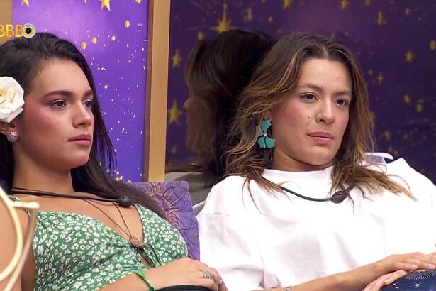 Alane e Beatriz em conversa no Quarto magia do BBB 24