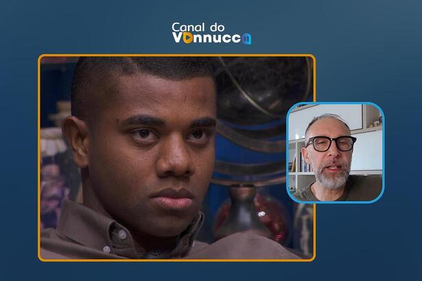Arte da Coluna do Vannucci com Davi recebendo discurso de Tadeu Schmidt na sala do BBB 24