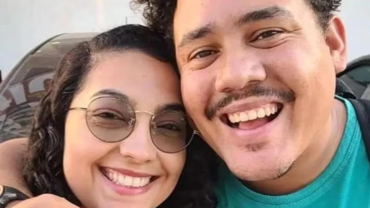 Esposa e Lucas Henrique em foto posada juntos