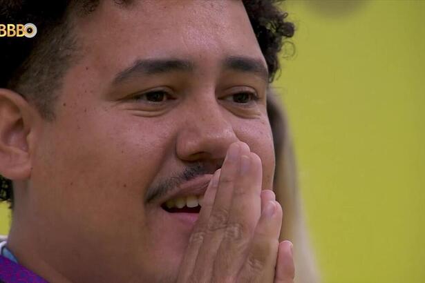 Lucas durante o Almoço do Anjo no BBB24