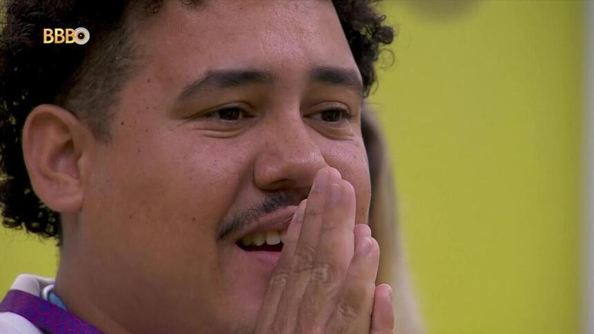 Lucas durante o Almoço do Anjo no BBB24