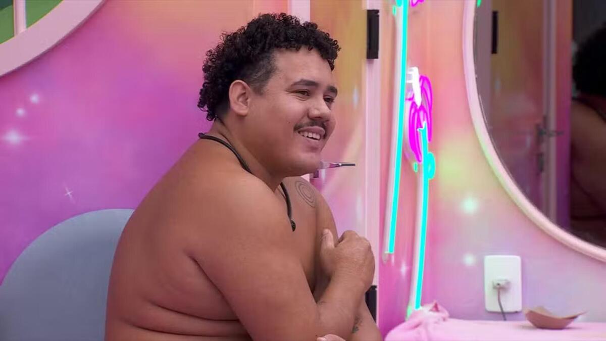 Lucas em conversa no quarto fadas do BBB 24