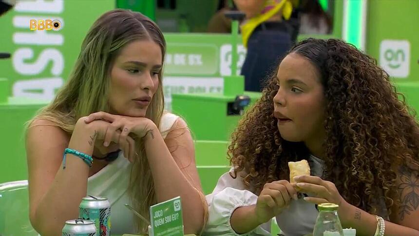 Yasmin e Pitel em conversa durante uma ação patrocinada no BBB 24