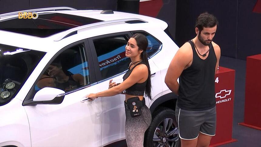 Isabelle abre porta do carro na Prova do Anjo do BBB 24