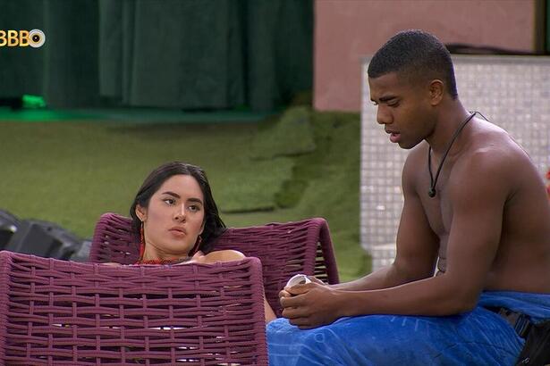 Davi de toalha conversa com Isabelle sobre amigas não pularem na piscina do BBB 24