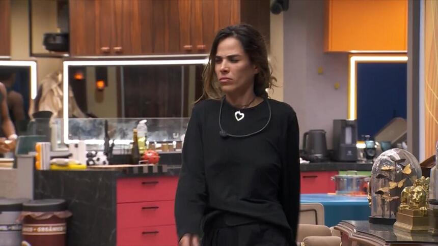 Wanessa Camargo anda pela casa até o confessionário, onde foi expulsa do BBB 24