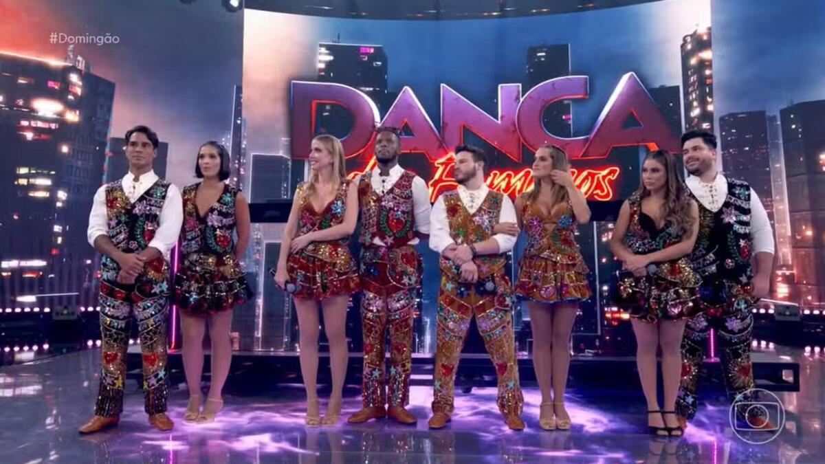 Lexa, Gabriela Prioli, Micael Borges e Matheus Fernandes, ao lado dos seus respectivos coreografos, na respescagem da Dança dos Famosos no Domingão
