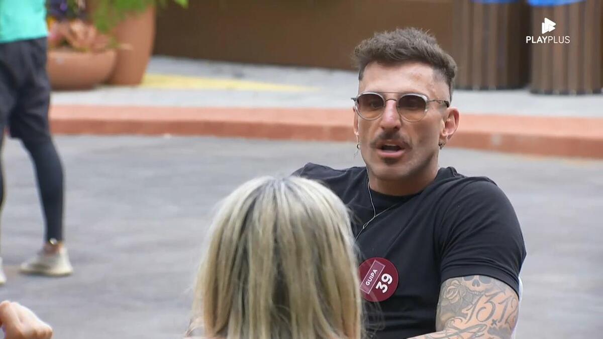 Guipa durante conversa na área externa do A Grande Conquista
