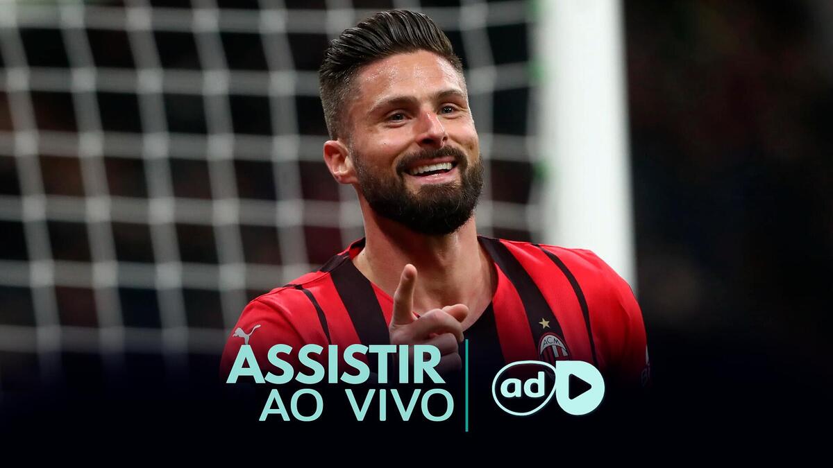 Giroud na arte onde assistir ao jogo Milan x Roma, pela Liga Europa