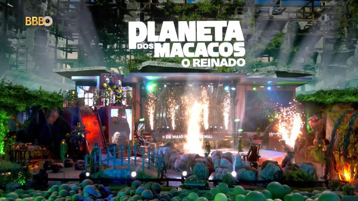 Cenário da festa do top 5 do BBB 24 com o letreio do filme Planeta dos Macacos