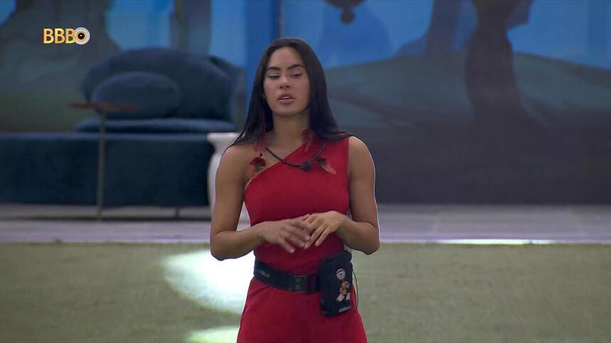 Isabelle dança no gramado do BBB 24