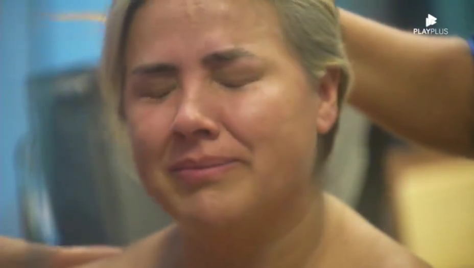 Nadya chorando na casa azul do A Grande Conquista 2