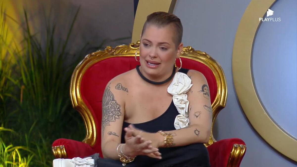 MC Mari chora na dinâmica de apontamento do AGC