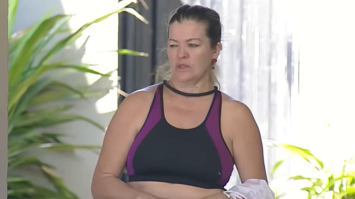 Dona Geni em conversa na academia de A Grande Conquista