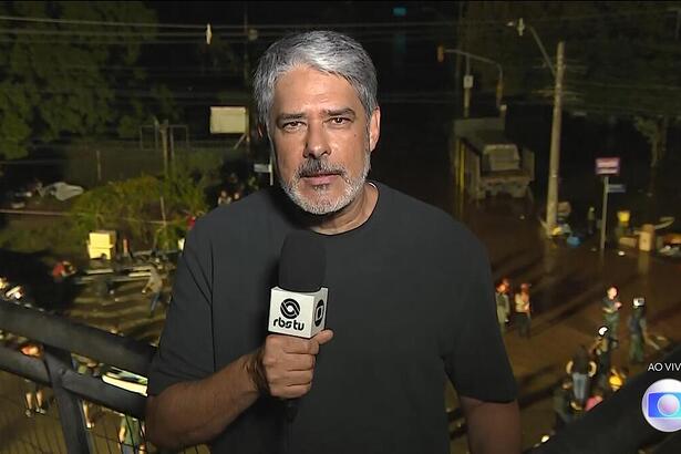 Willian Bonner apresenta o Jornal Nacional das ruas de Porto Alegre