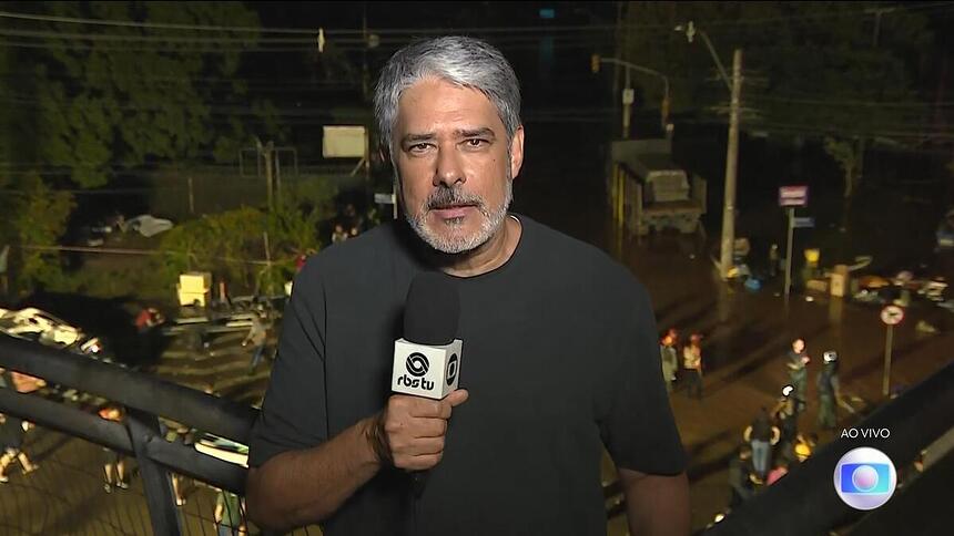 Willian Bonner apresenta o Jornal Nacional das ruas de Porto Alegre