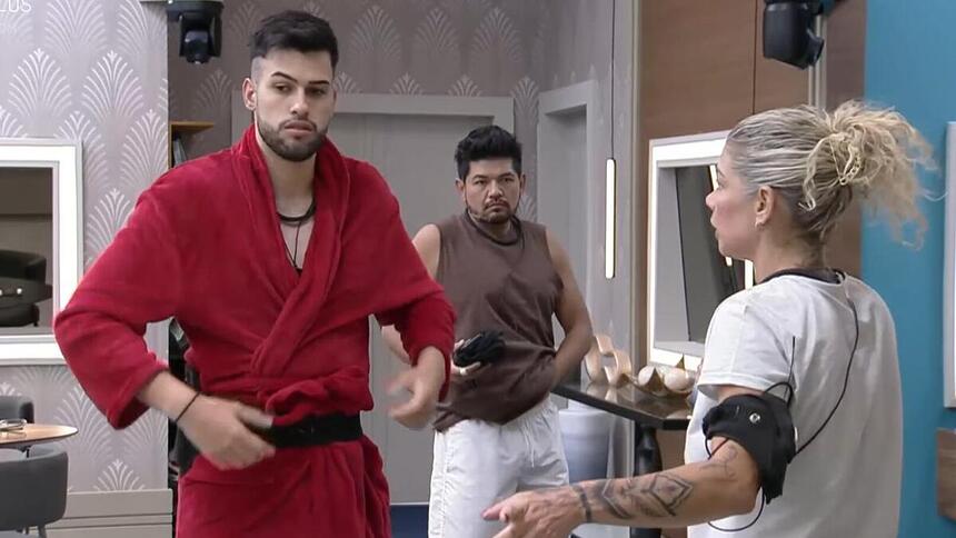 Kaio, Hideo e Cátia na cozinha de A Grande Conquista