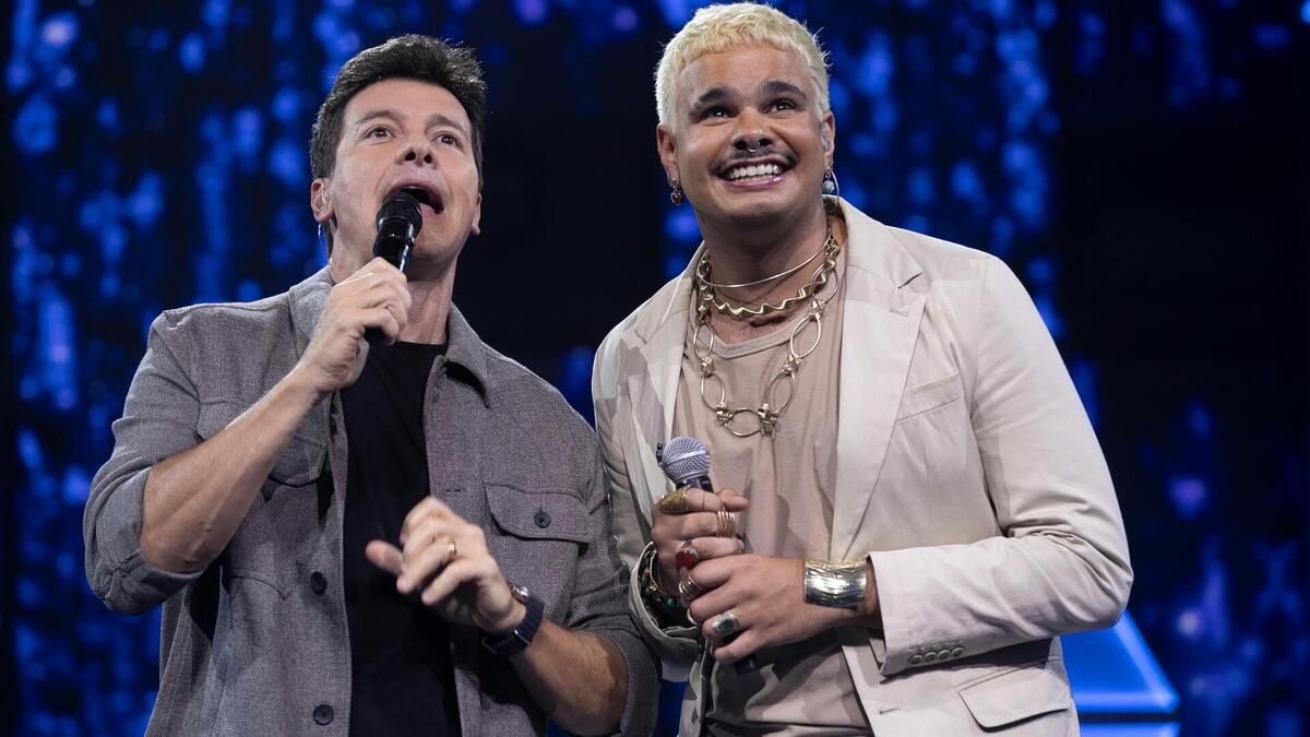 Rodrigo Faro e participante Rodrigo Mancusi no Canta Comigo