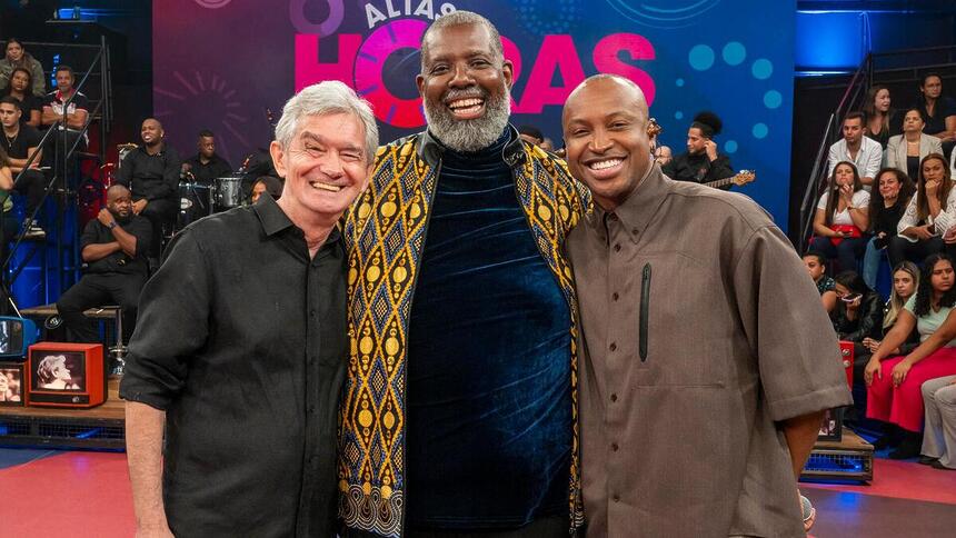 Serginho Groisman, Péricles e Thiaguinho juntos em foto posada no Altas Horas