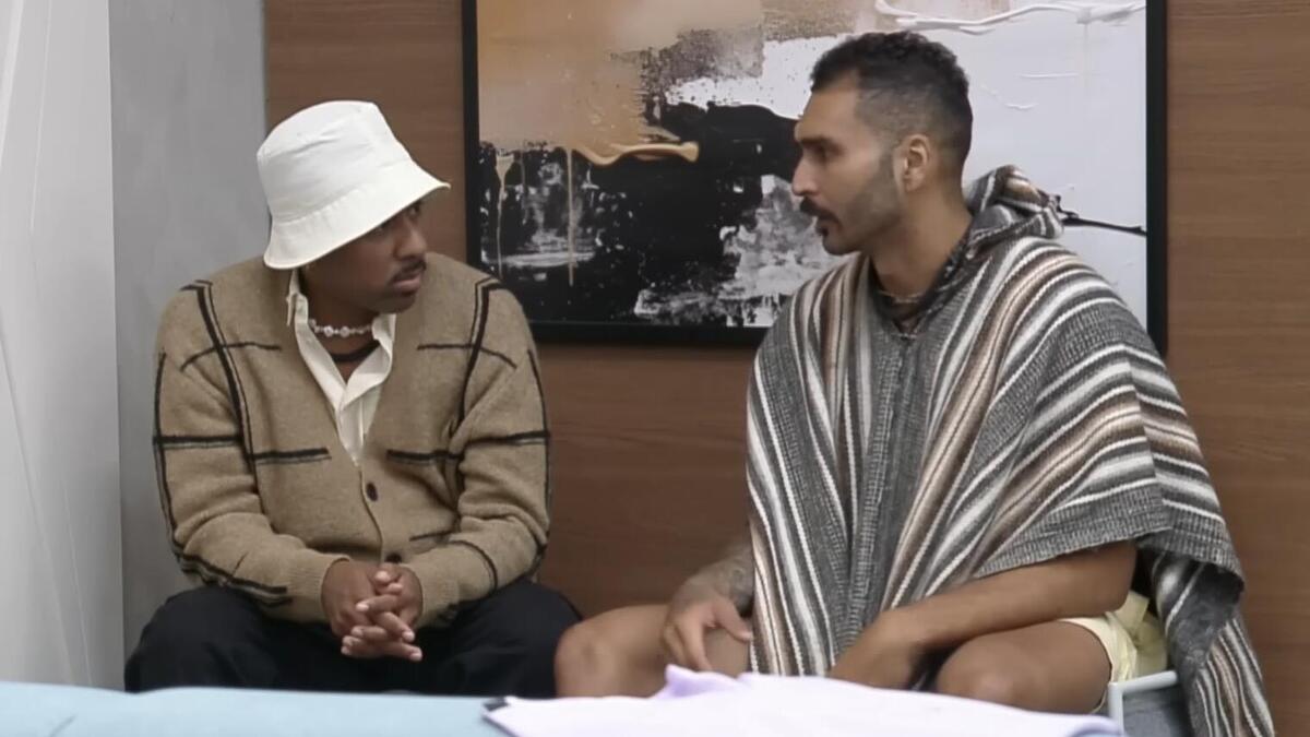 Vinigram e Brenno Pavarini em conversa na Mansão de A Grande Conquista