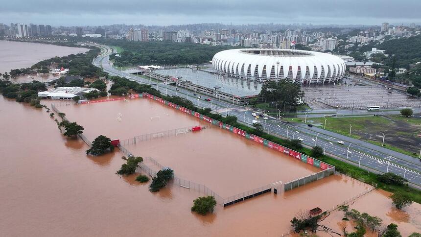 Rio Guaíba transbordando em Porto Alegre, Rio Grande do Sul