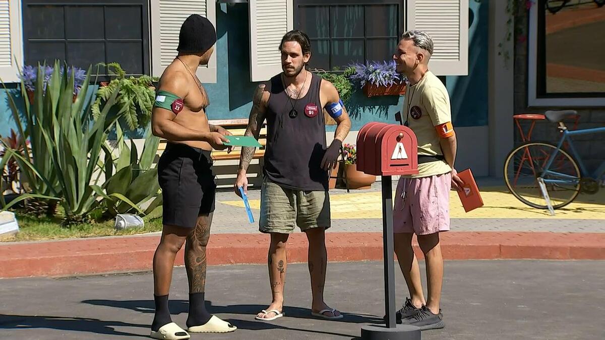 Thiago Luz (Casa Azul), Clevinho Santana (Casa Verde) e Manoelzinho (Casa Laranja) se preparam para a missão dos novos Donos do A Grande Conquista 2