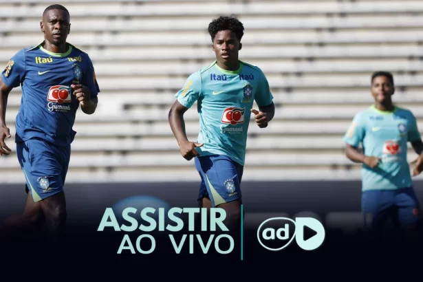 Endrick no treino para o amistoso Brasil x México