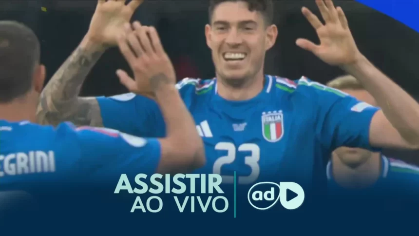 Jogadores da Itália comemora gol na arte de divulgação de Onde assistir ao jogo das oitavas da Eurocopa 2024