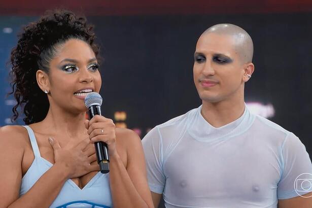 Barbara Reis e Vinicius Mello juntos no palco da Dança dos Famosos