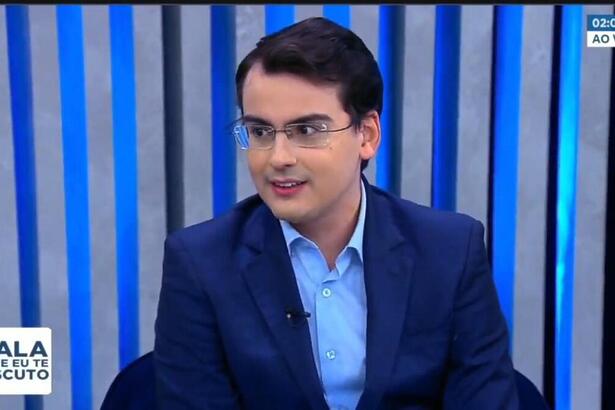 Dudu Camargo participando do Fala Que Eu Te Escuto